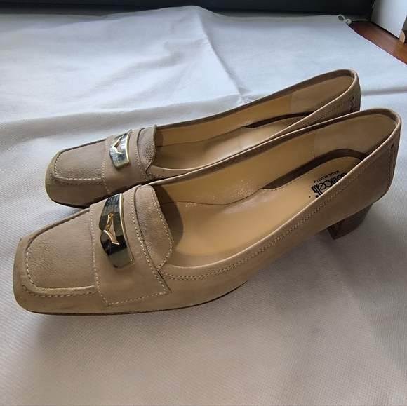 BOTICELLI Women’s Low Heel Beige Suede Loafers Made in Italy Size 7.5 - Picture 7 of 16